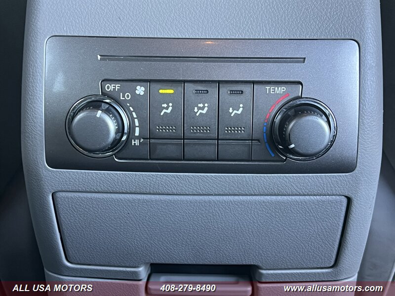Used 2011 Toyota Highlander 4WD w/ Cold Weather Pkg image 31