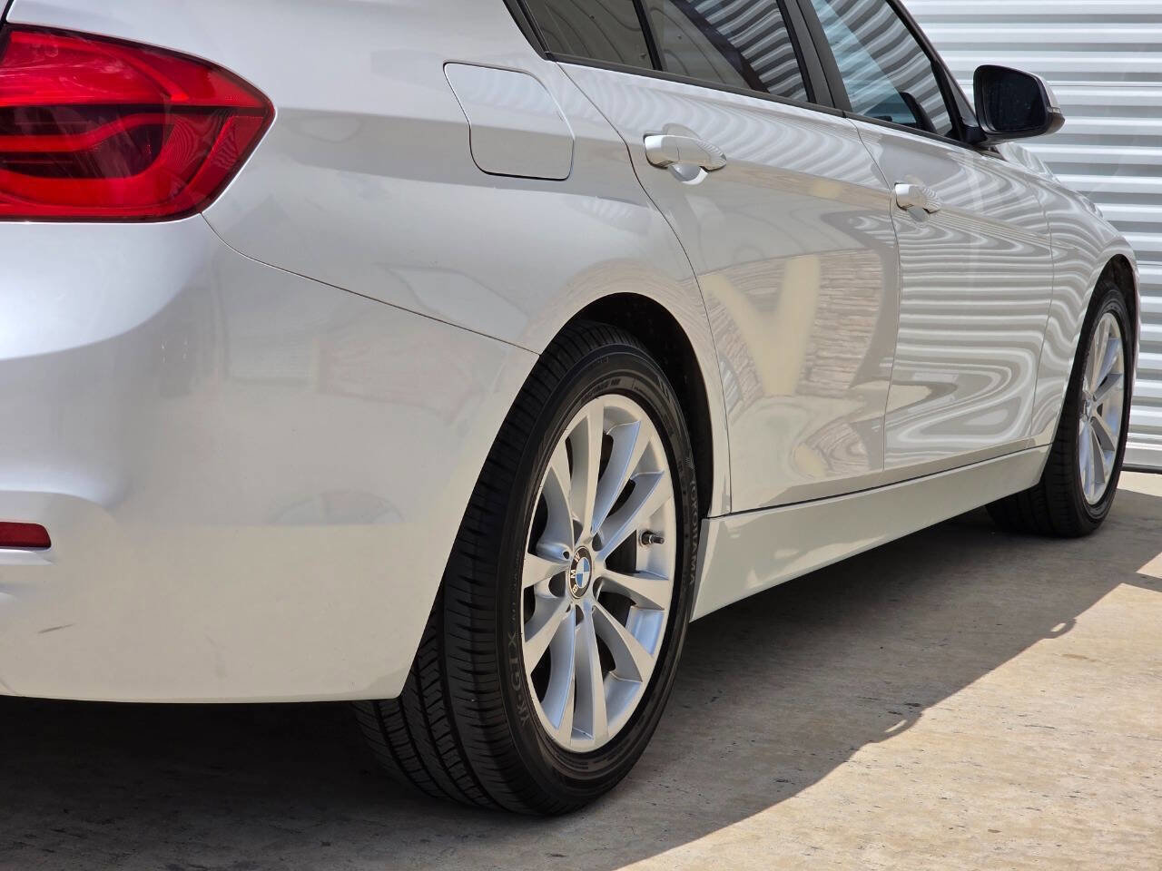 Used 2018 BMW 320i Sedan image 35