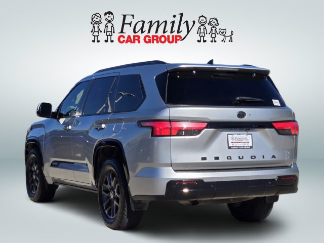 Used 2024 Toyota Sequoia Platinum AWD/4WD image 3