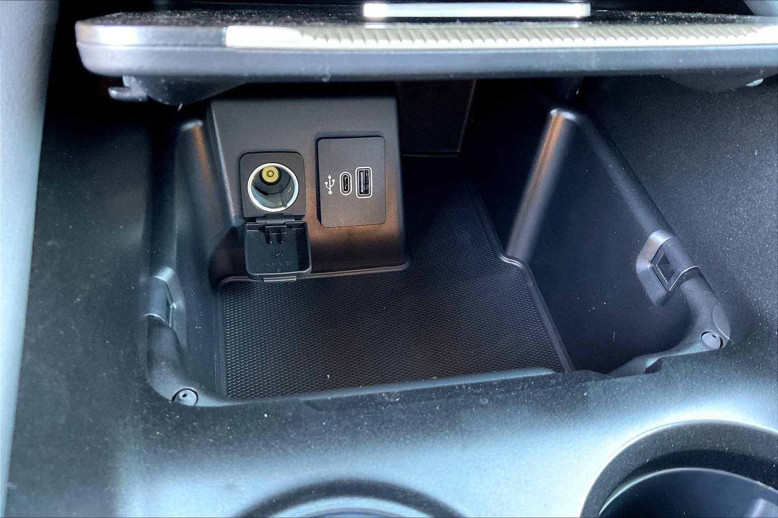 New 2025 Ford Explorer Active image 18