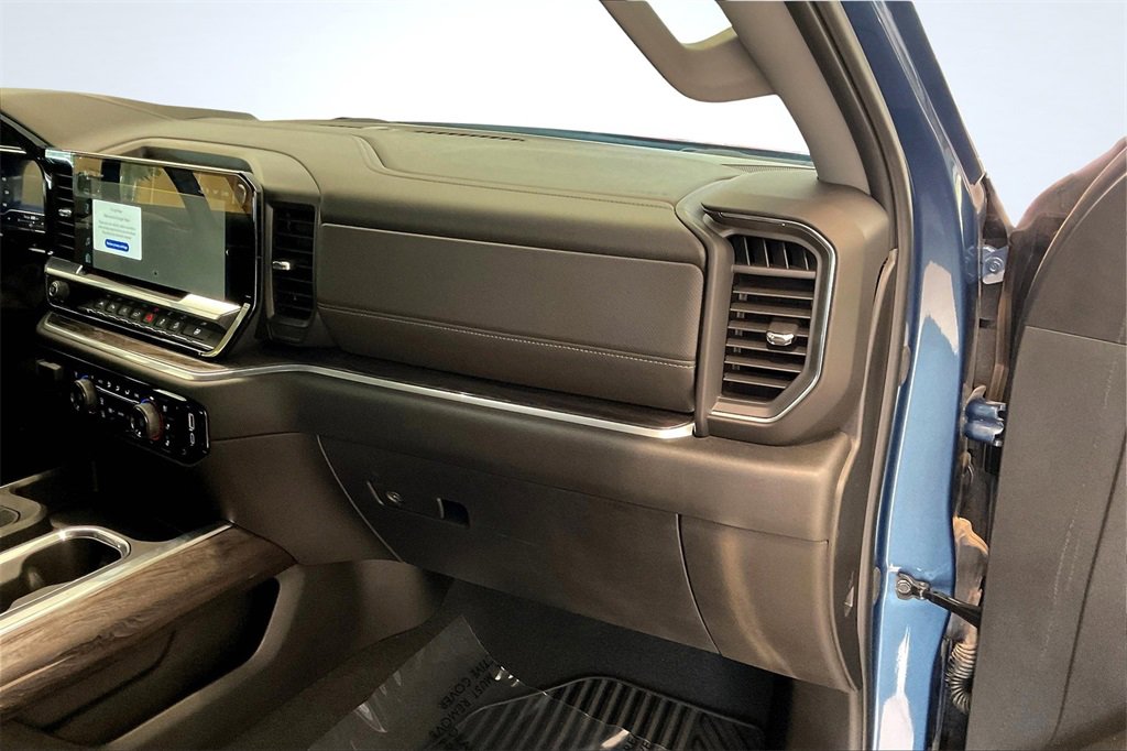 Used 2024 Chevrolet Silverado 1500 LTZ w/ Z71 Off-Road Package image 17
