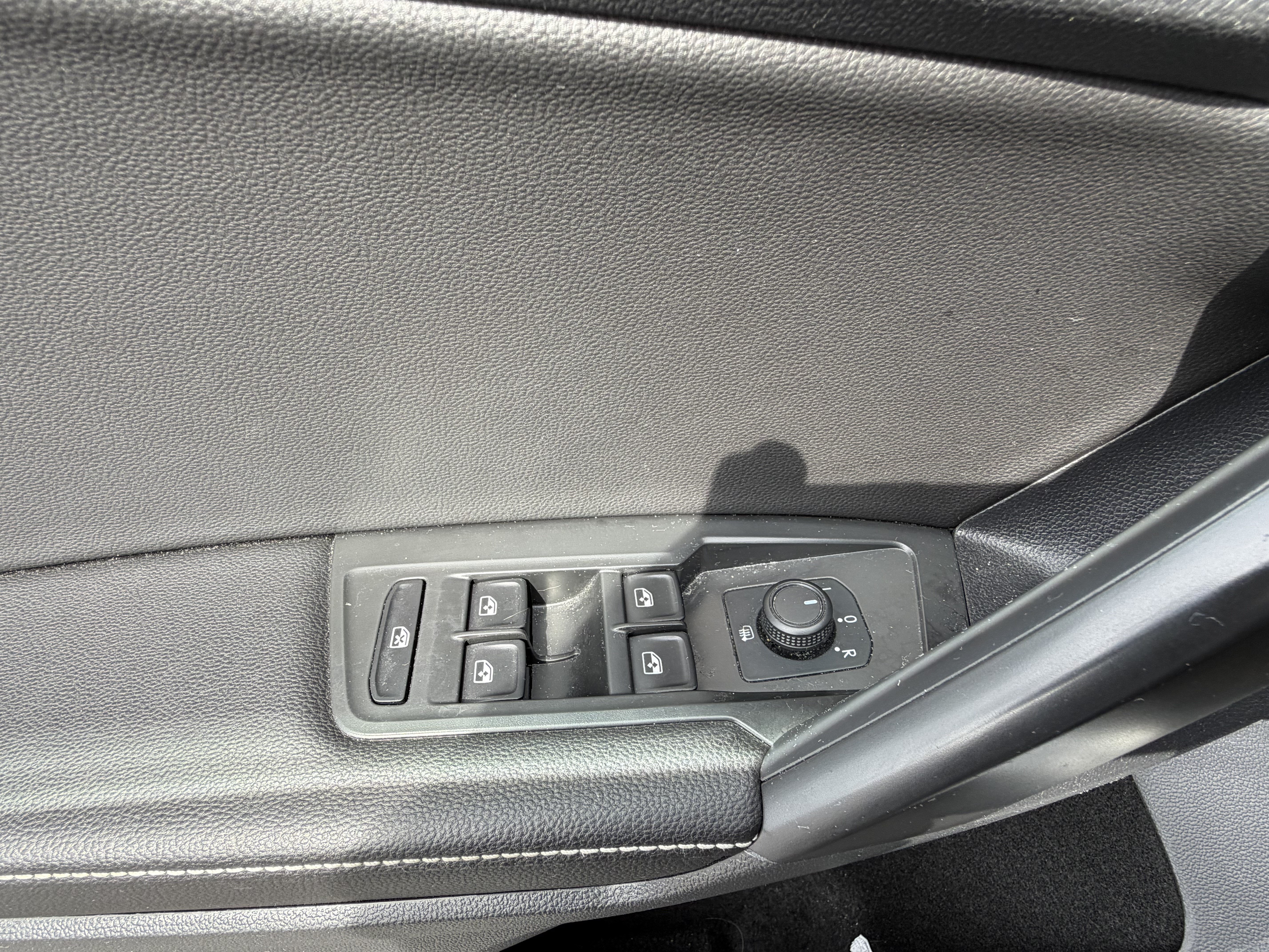 Used 2023 Volkswagen Tiguan S FWD image 14