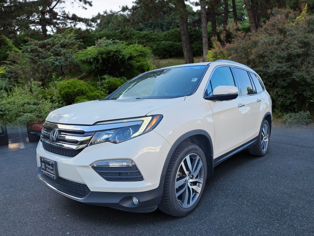 Certified 2018 Honda Pilot Touring image 3