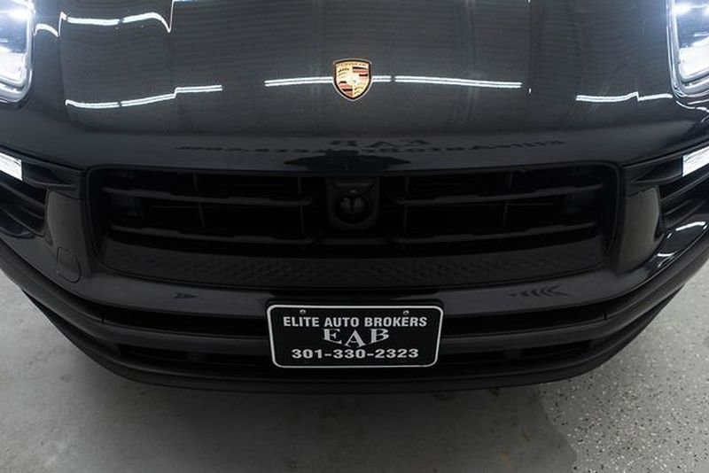 Used 2023 Porsche Macan image 43