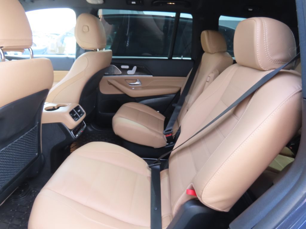 Used 2024 Mercedes-Benz GLS 450 4MATIC image 11