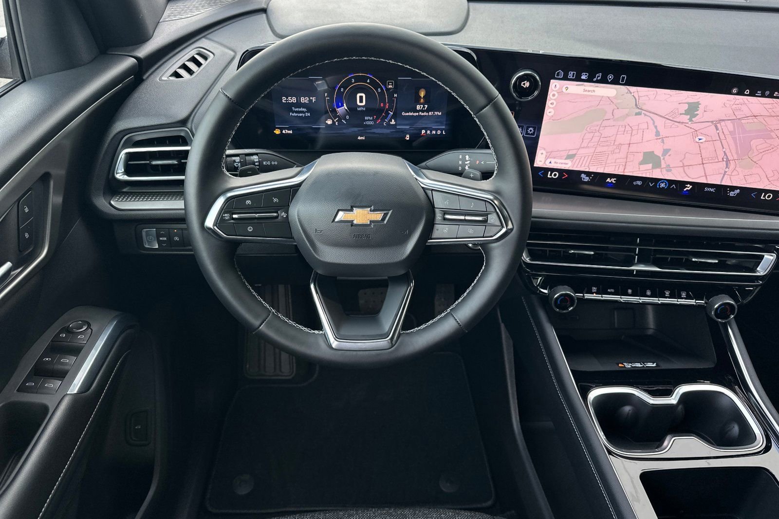 New 2026 Chevrolet Traverse LT FWD image 14