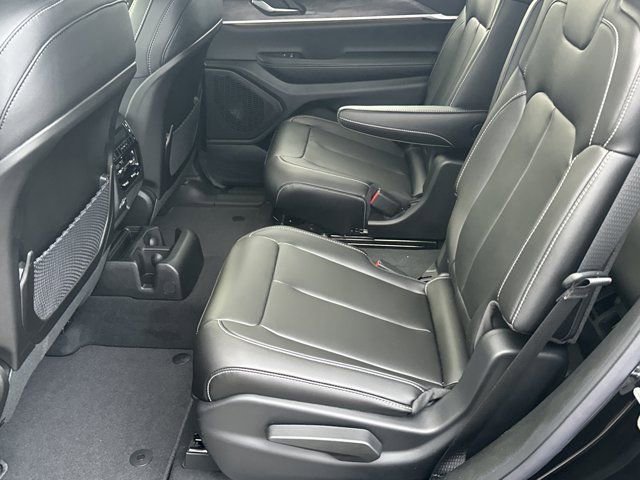 New 2025 Jeep Grand Cherokee L Limited w/ Black Appearance Package image 23