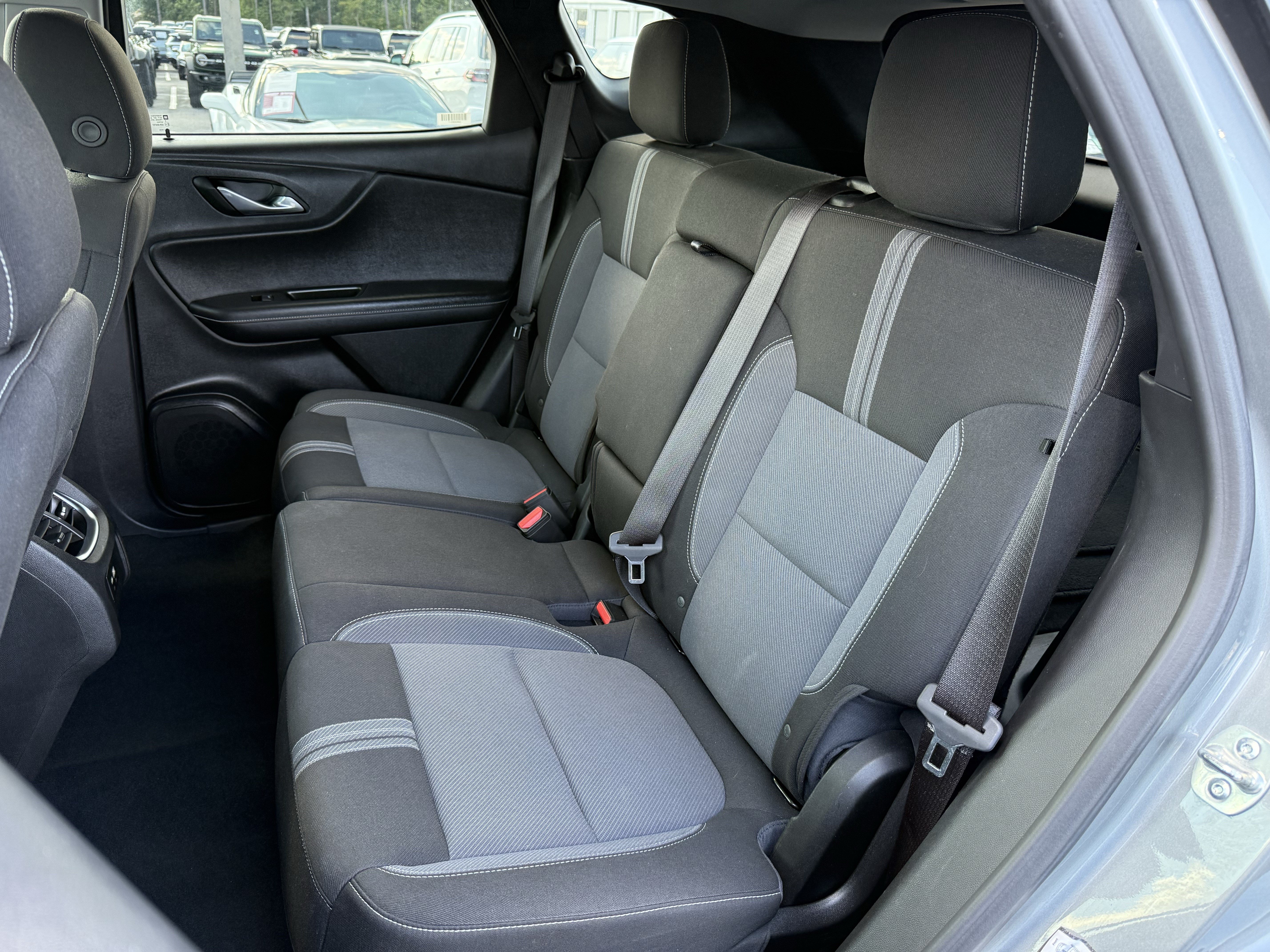Used 2025 Chevrolet Blazer LT FWD image 32