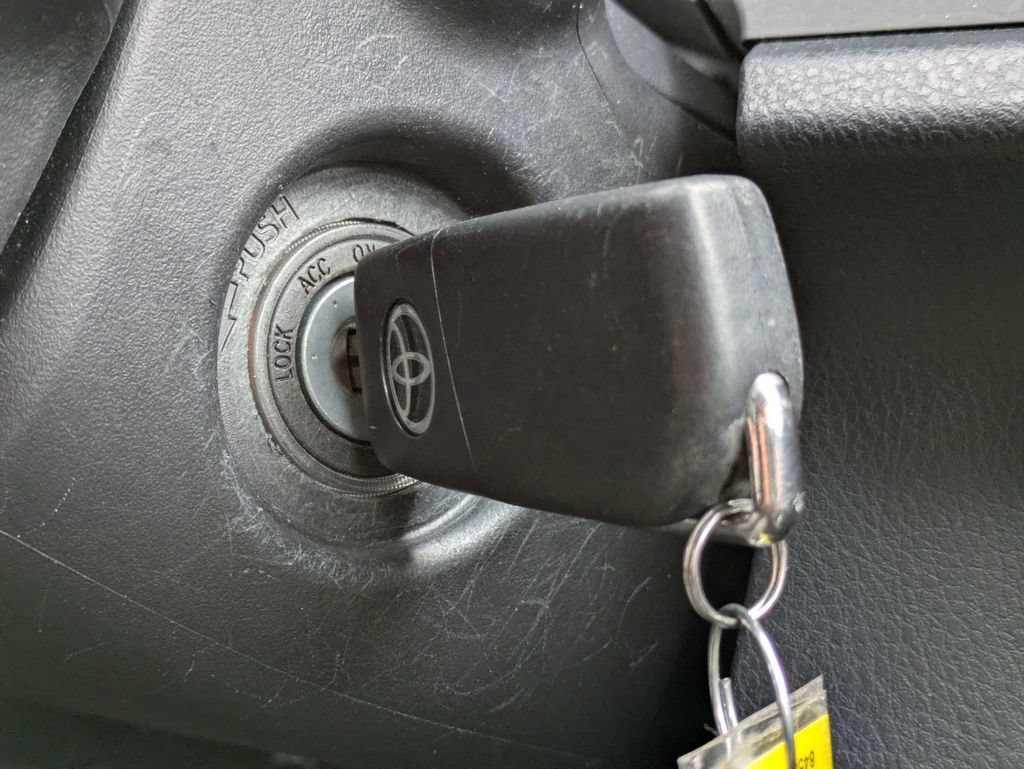 Used 2022 Toyota Camry LE FWD image 39