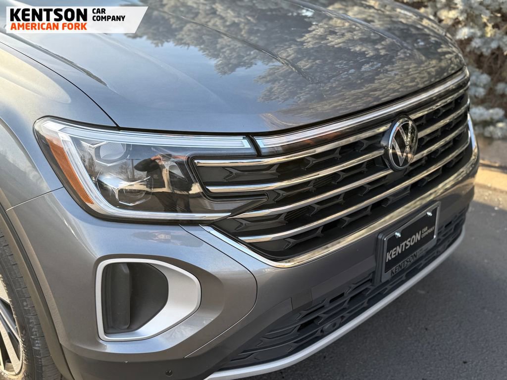 Used 2025 Volkswagen Atlas SE image 14