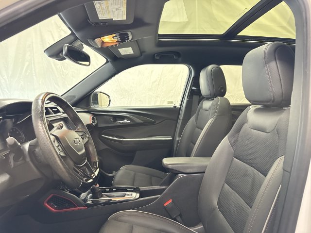 Certified 2022 Chevrolet TrailBlazer RS w/ Sun and Liftgate Package AWD/4WD image 11