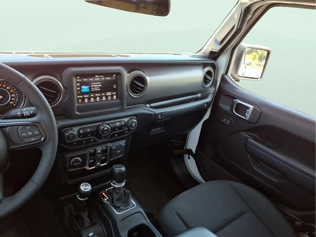 Used 2023 Jeep Gladiator Sport AWD/4WD image 13