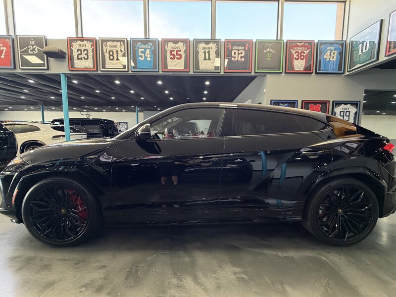 Used 2025 Lamborghini Urus SE AWD/4WD image 8