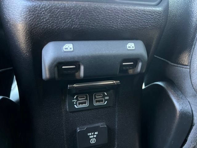 Used 2018 Jeep Wrangler Unlimited Rubicon w/ Dual Top Group AWD/4WD image 36
