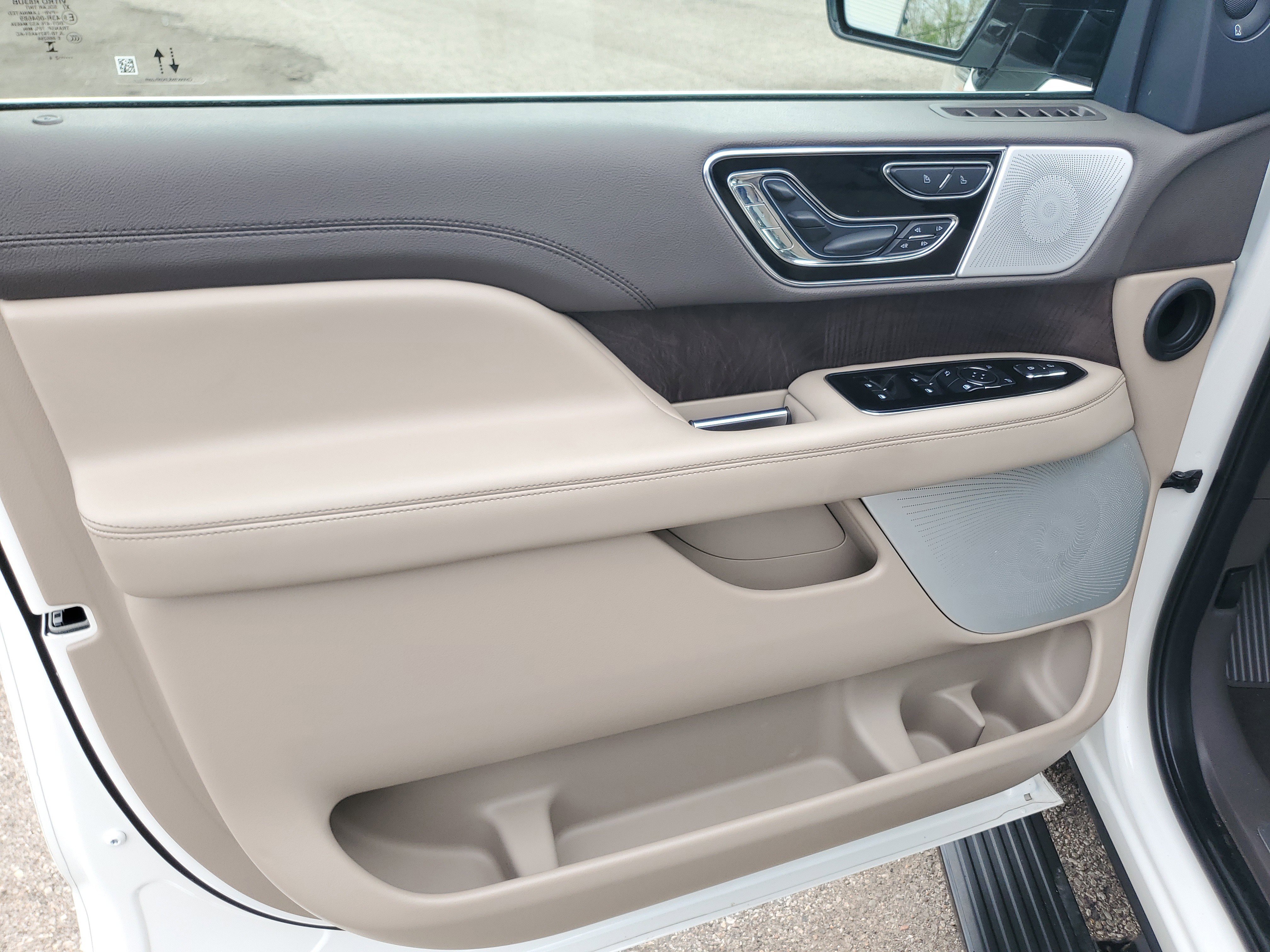 Used 2024 Lincoln Navigator Reserve AWD/4WD image 10