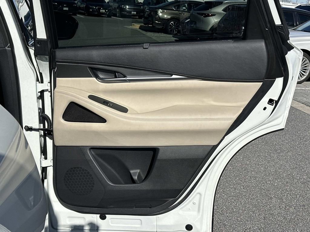 Used 2023 INFINITI QX60 Luxe w/ Cargo Package image 35