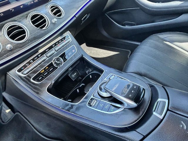 Used 2020 Mercedes-Benz E 350 Sedan image 24