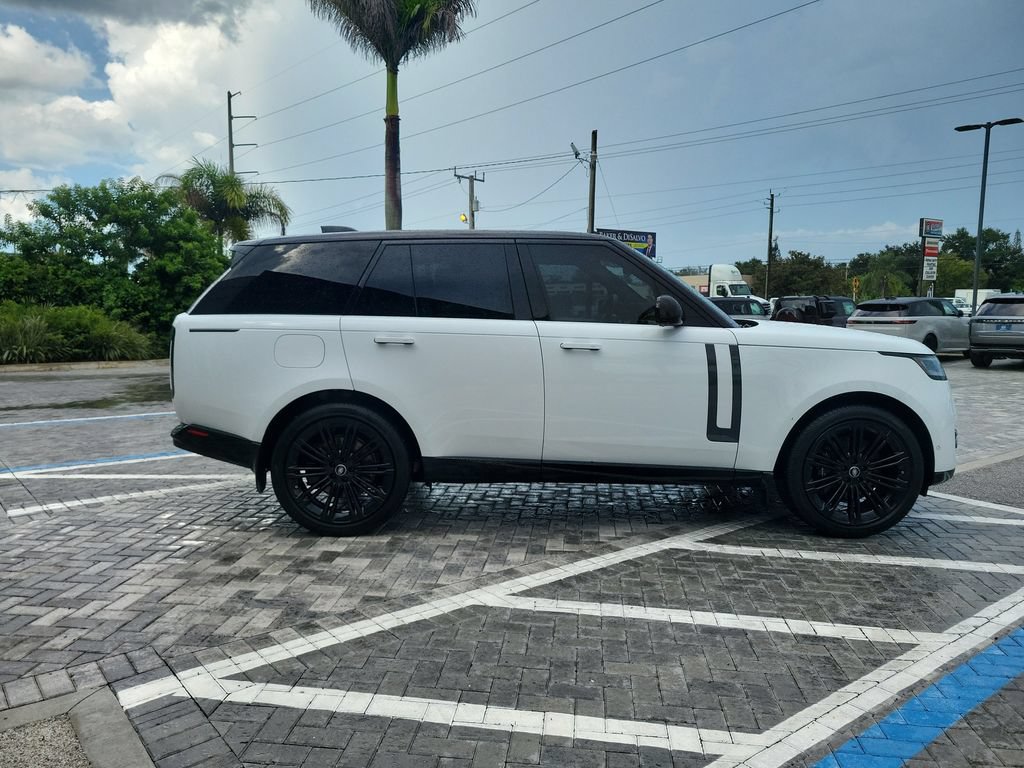 Certified 2025 Land Rover Range Rover SE AWD/4WD image 6