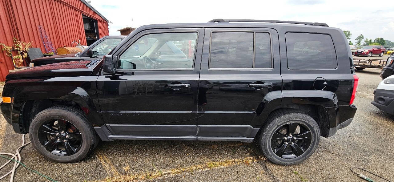 Used 2014 Jeep Patriot Sport w/ Power Value Group image 4