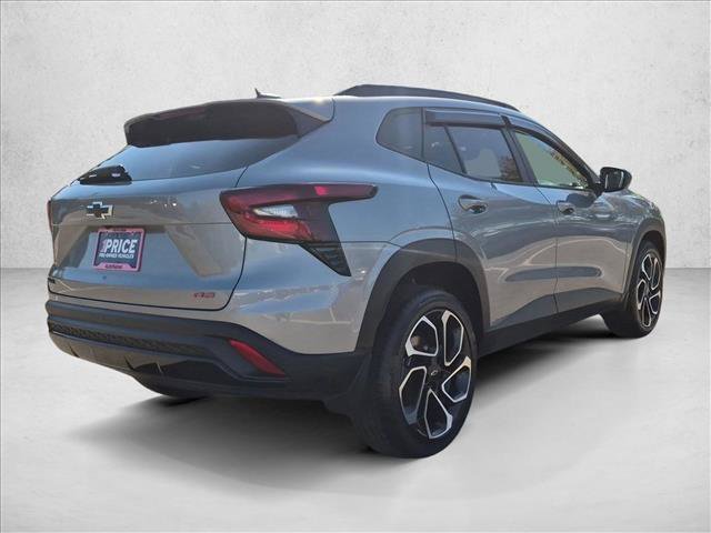 Used 2025 Chevrolet Trax RS w/ Sunroof Package FWD image 5