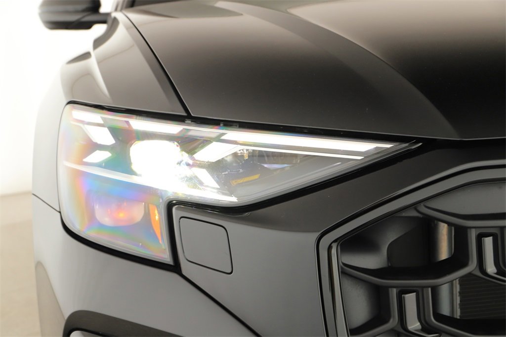 Used 2025 Audi Q8 Prestige w/ Prestige Package image 34