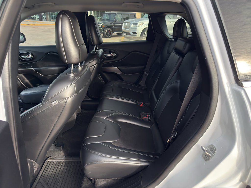 Used 2020 Jeep Cherokee Latitude Plus image 22