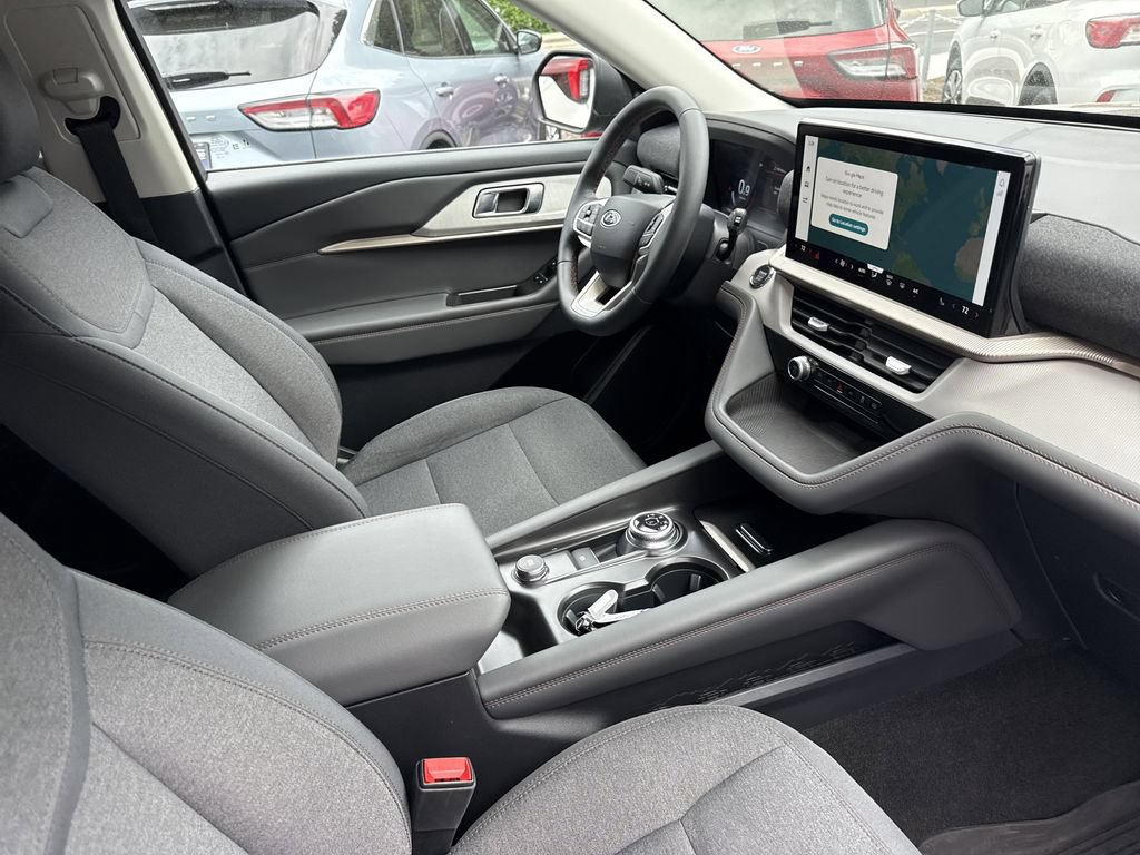 Used 2025 Ford Explorer Active AWD/4WD image 26