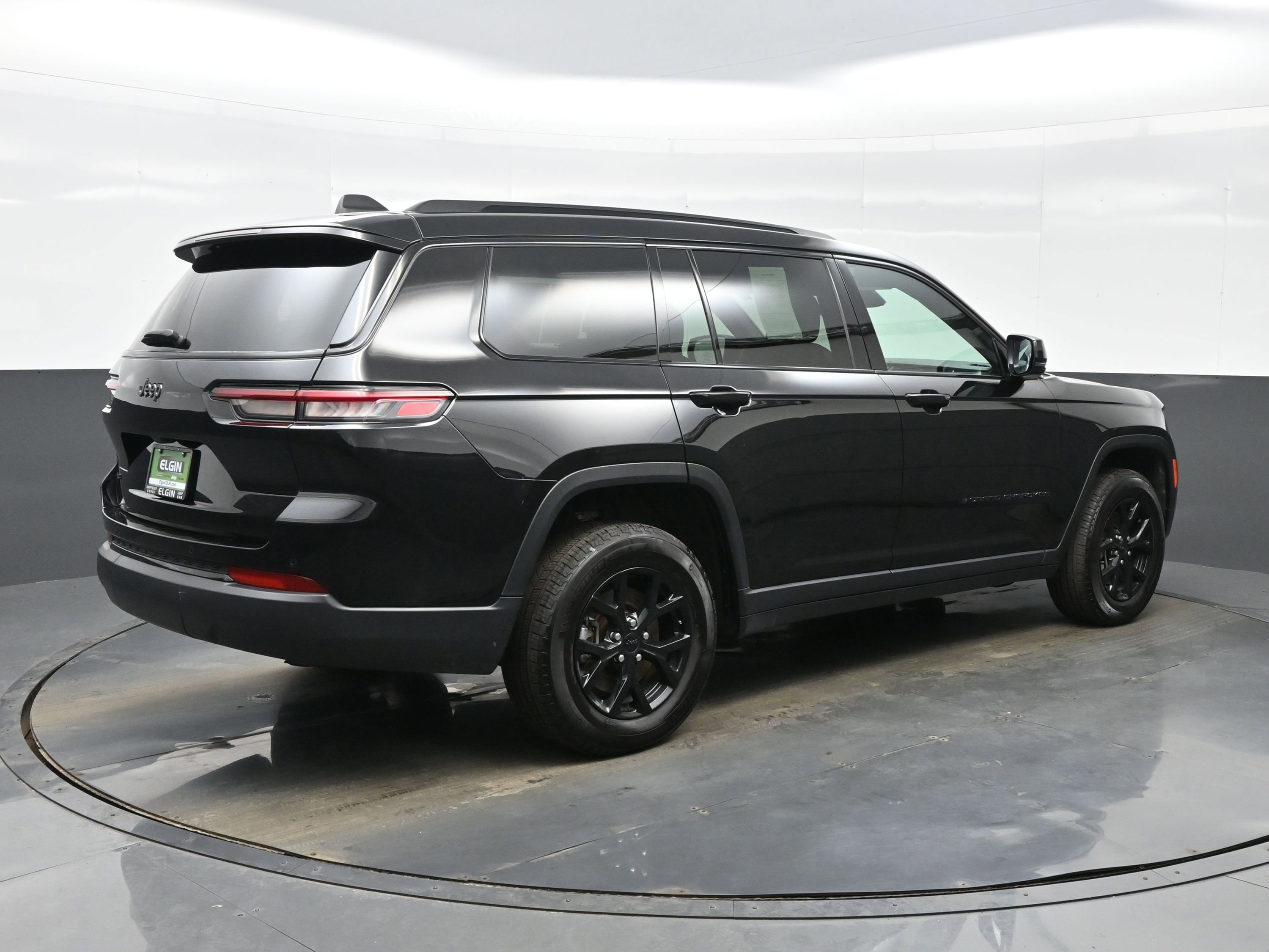 Used 2024 Jeep Grand Cherokee L Altitude image 6