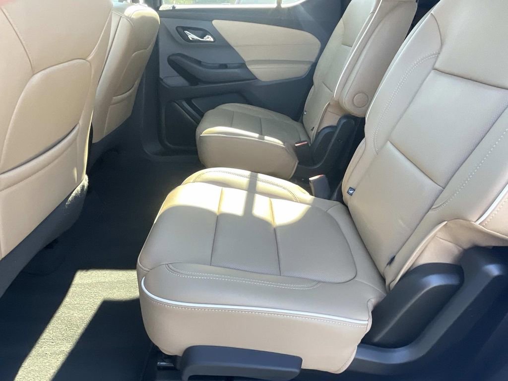 Used 2023 Chevrolet Traverse Premier image 14