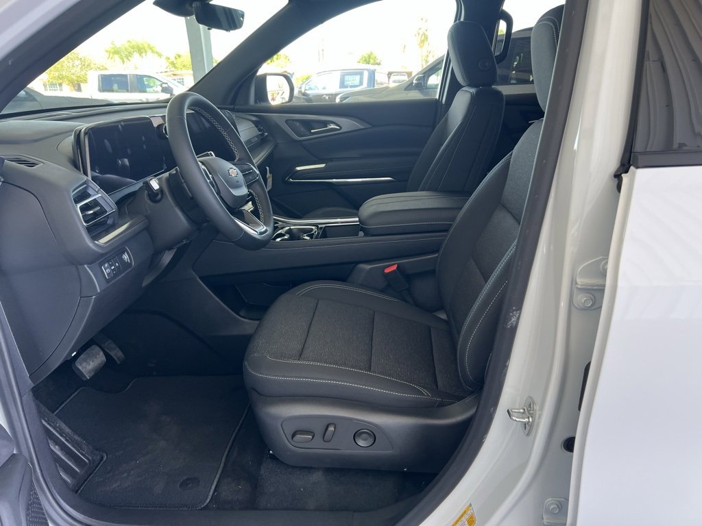 New 2026 Chevrolet Traverse LT w/ Sun and Wheel Package image 9