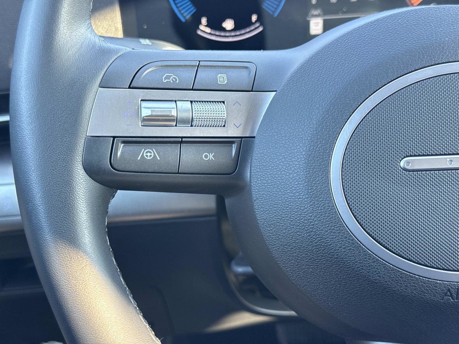 Used 2025 Hyundai Kona SEL image 8