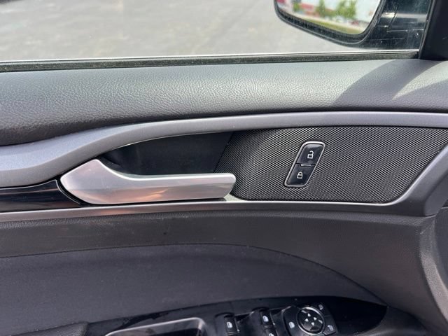Used 2016 Ford Fusion SE FWD image 23