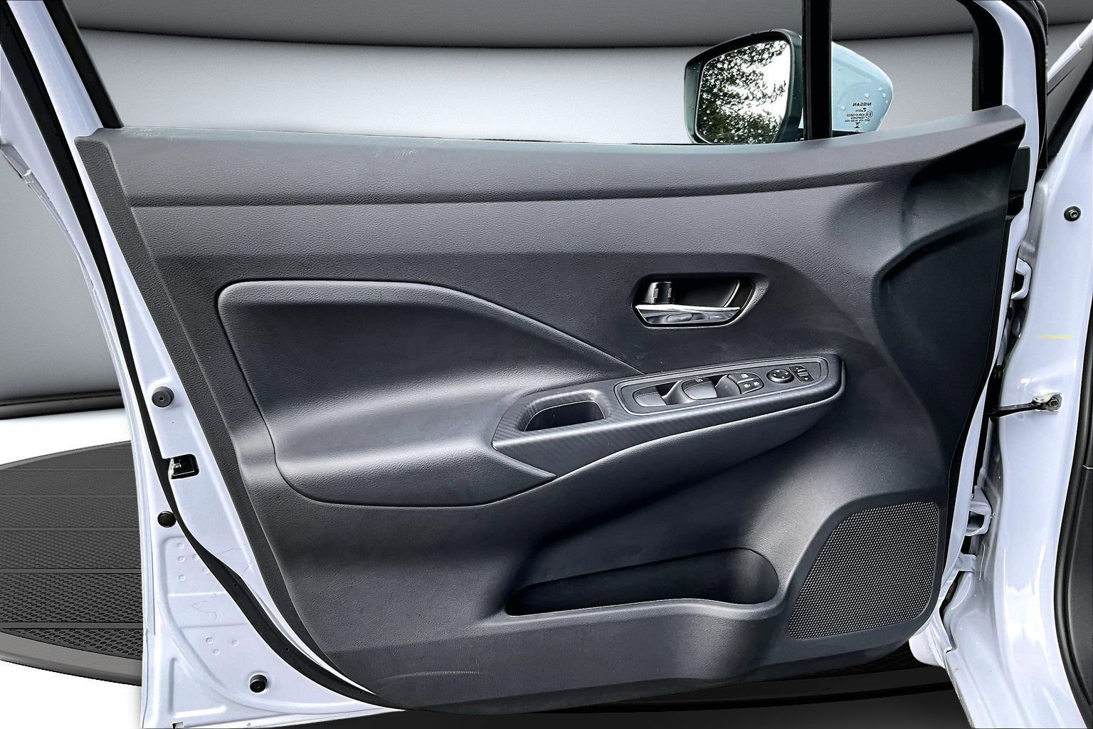 Used 2025 Nissan Versa SV w/ Trunk Package image 10