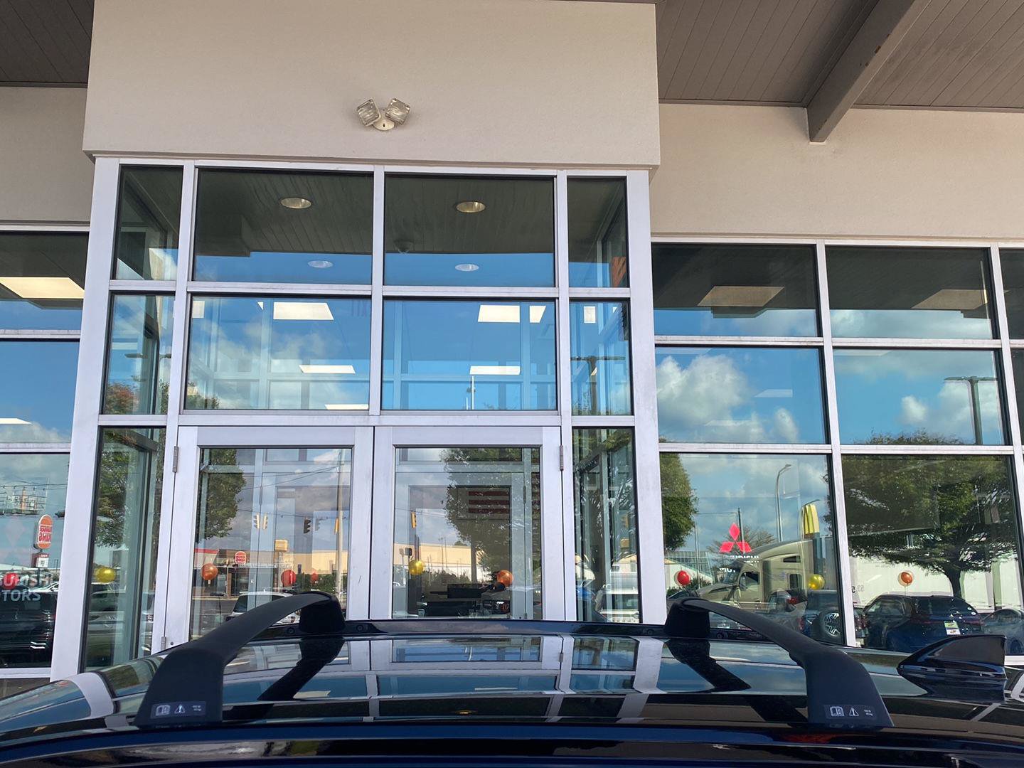 Certified 2023 Nissan Kicks SR w/ SR Premium Package FWD image 15