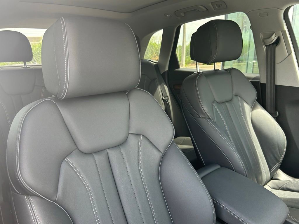 Certified 2024 Audi Q5 e Premium Plus w/ Premium Plus Package image 32