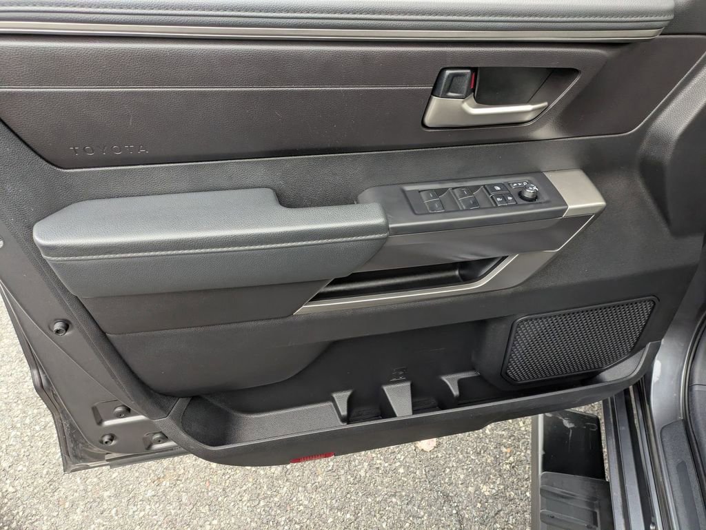 Used 2022 Toyota Tundra SR5 w/ SR5 Convenience Package image 9