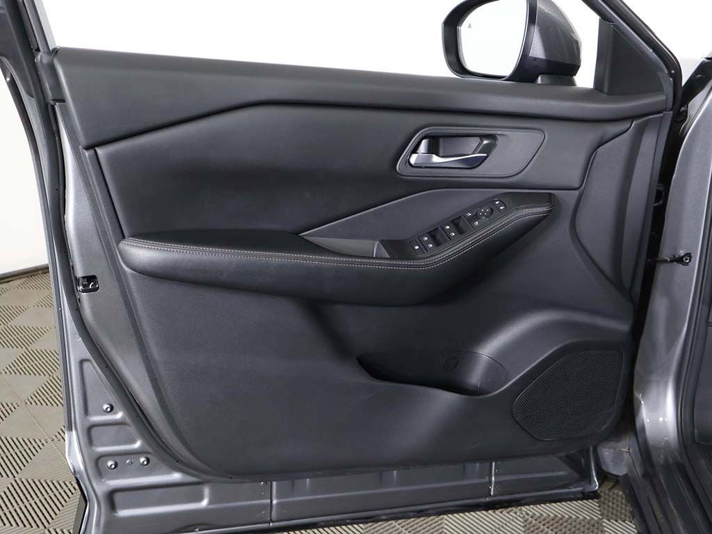 Used 2024 Nissan Rogue SV FWD image 21