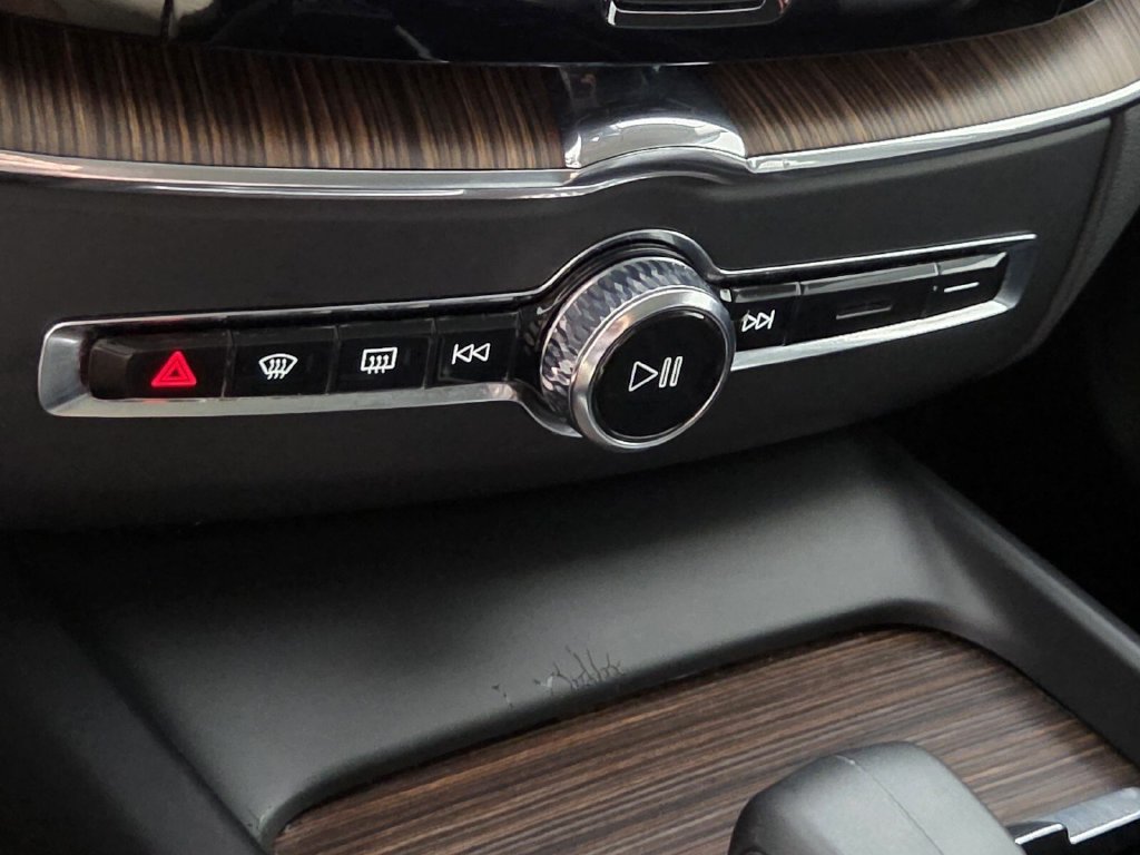Used 2023 Volvo XC60 B5 Plus w/ Protection Package Premier FWD image 26