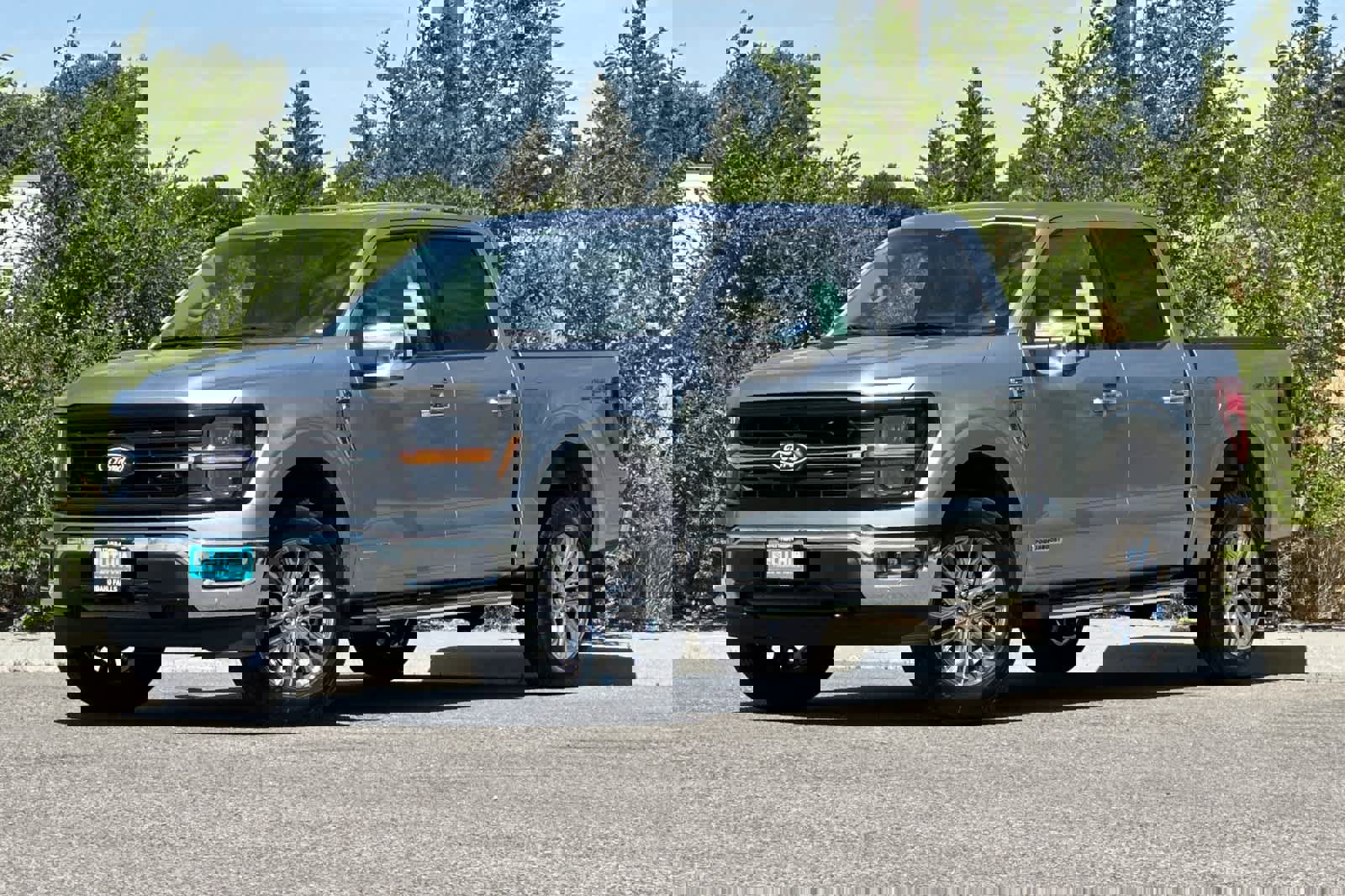 New 2025 Ford F150 XLT w/ Equipment Group 302A MID