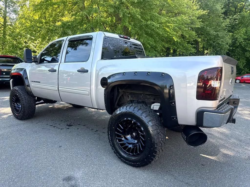 Used 2009 Chevrolet Silverado 1500 LT w/ Power Pack Plus AWD/4WD image 5