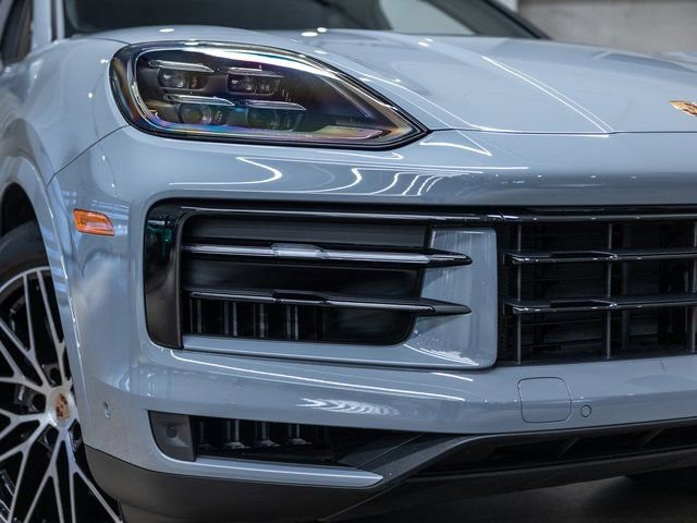 Certified 2025 Porsche Cayenne Coupe image 17
