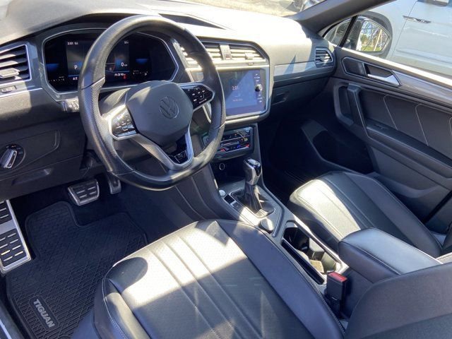 Certified 2022 Volkswagen Tiguan SE R-Line image 24
