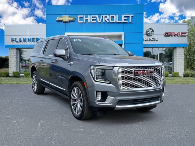 Used 2021 GMC Yukon XL Denali w/ Denali Premium Package AWD/4WD image 7
