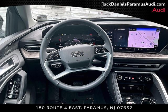 Used 2025 Audi Q5 Premium Plus w/ Premium Plus AWD/4WD image 5