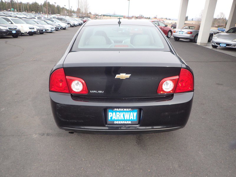 Used 2011 Chevrolet Malibu LS image 4