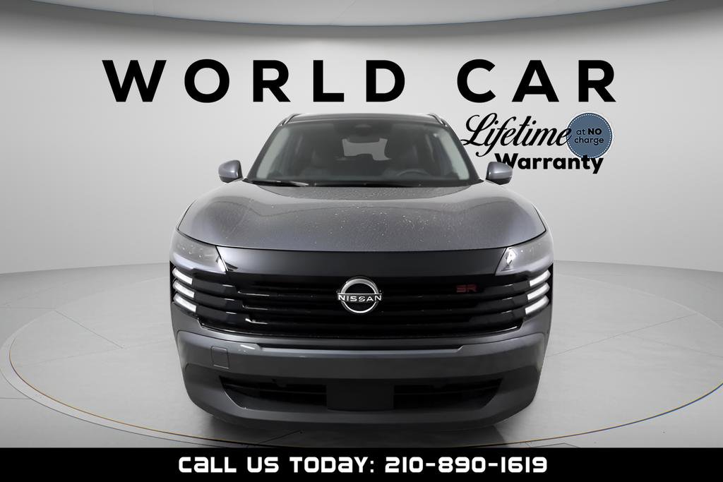 Used 2025 Nissan Kicks SR image 2