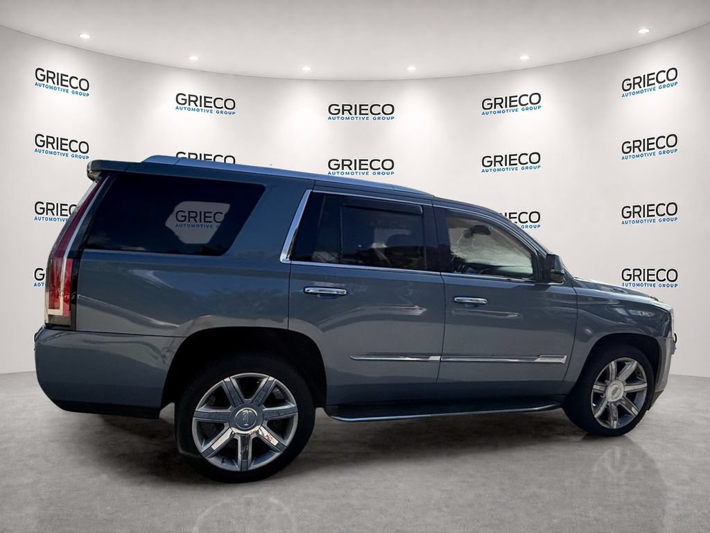 Used 2016 Cadillac Escalade Premium AWD/4WD image 10