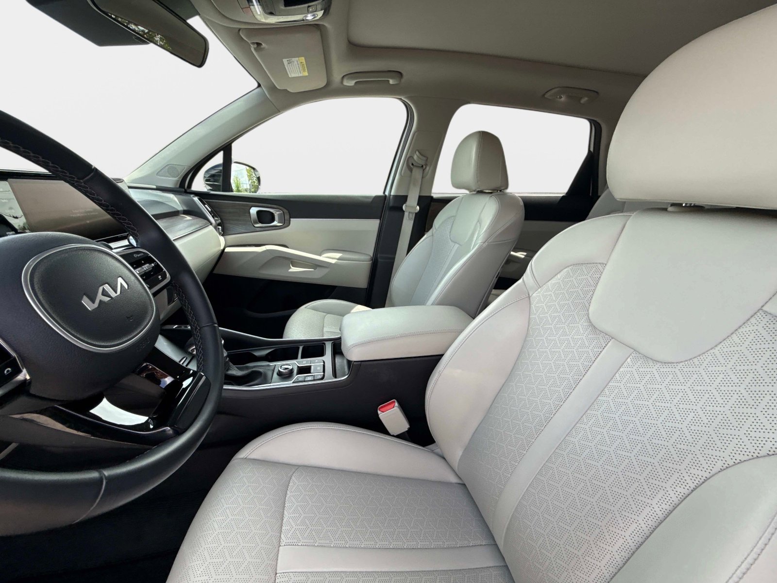 Used 2022 Kia Sorento EX w/ Panoramic Sunroof Package image 24