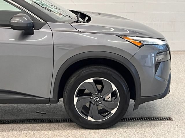 Used 2025 Nissan Rogue SV AWD/4WD image 10