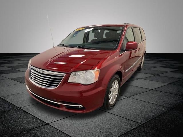 Used 2013 Chrysler Town & Country Touring image 3